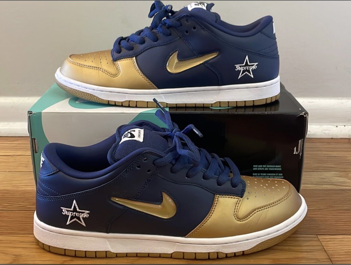 Size 10.5 - Nike SB Dunk Low QS x Supreme Metallic Gold 2019