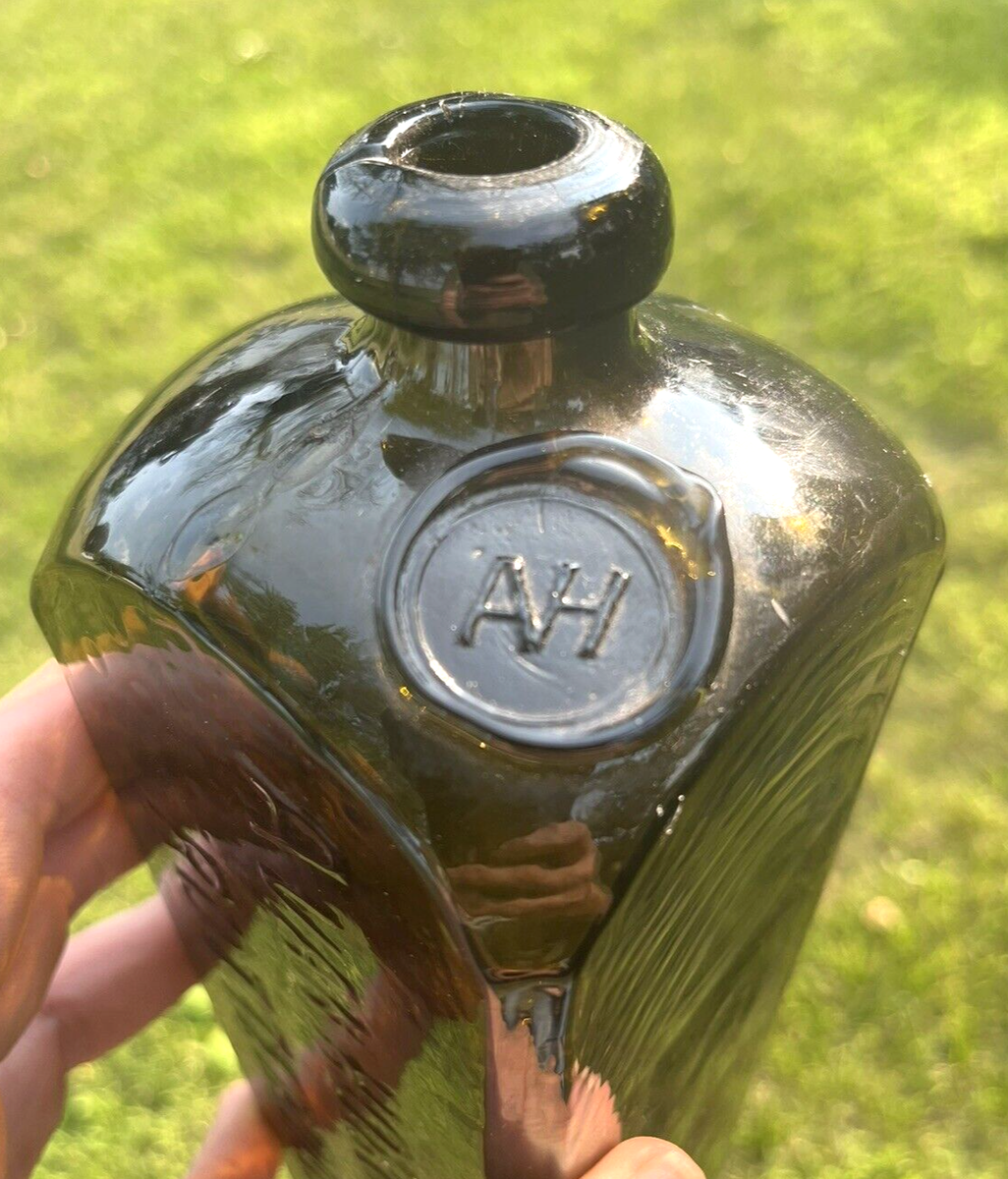 NICE OLIVE GREEN CASE GIN AVAN HOBOKEN CO ROTTERDAM W/SEAL 1870'S