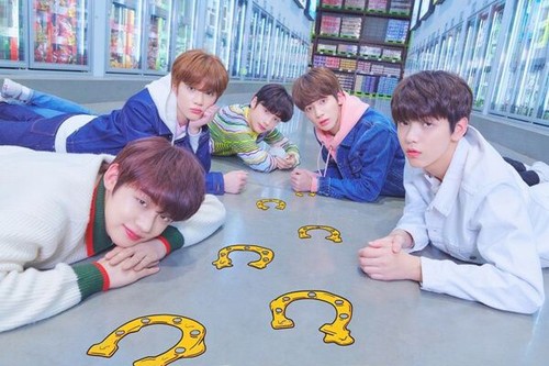 TXT TOMORROW X TOGETHER THE DREAM CHAPTER:STAR Album CD+POSTER+P.Book+3Card+etc - Imagen 4 de 13