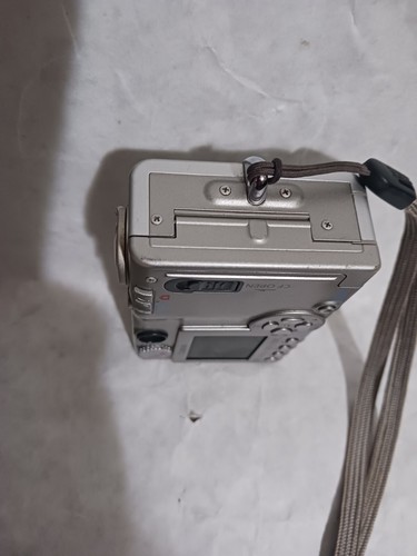 Canon PowerShot S500 5MP Digital Elph with 3x Optical Zoom - Picture 7 of 10