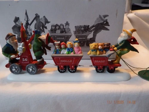 Dept 56 Heritage Village Collection Last Minute Delivery Elf's -C030