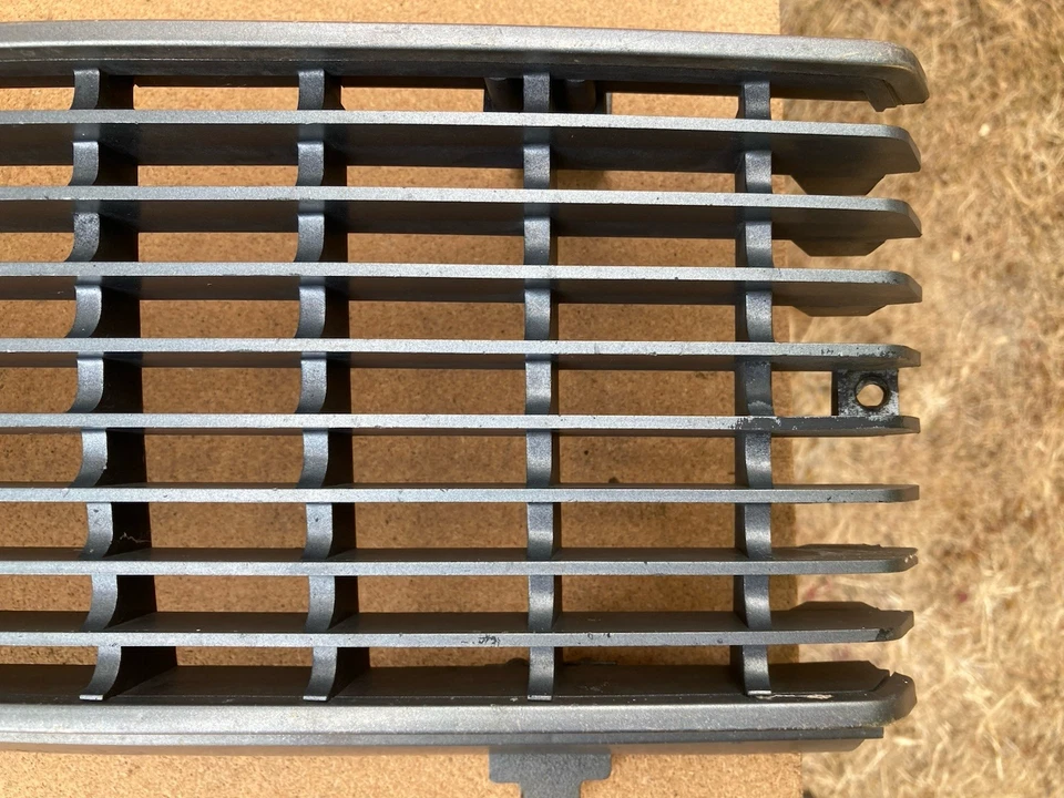 Parrilla de camioneta Chevy LUV 1972-76, OEM, para sistema de faros de 4 Chevrolet Luv Foto 3 de 4