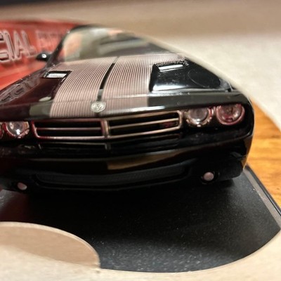 Maisto 2006 Dodge Challenger 1/18 Black diecast car | eBay