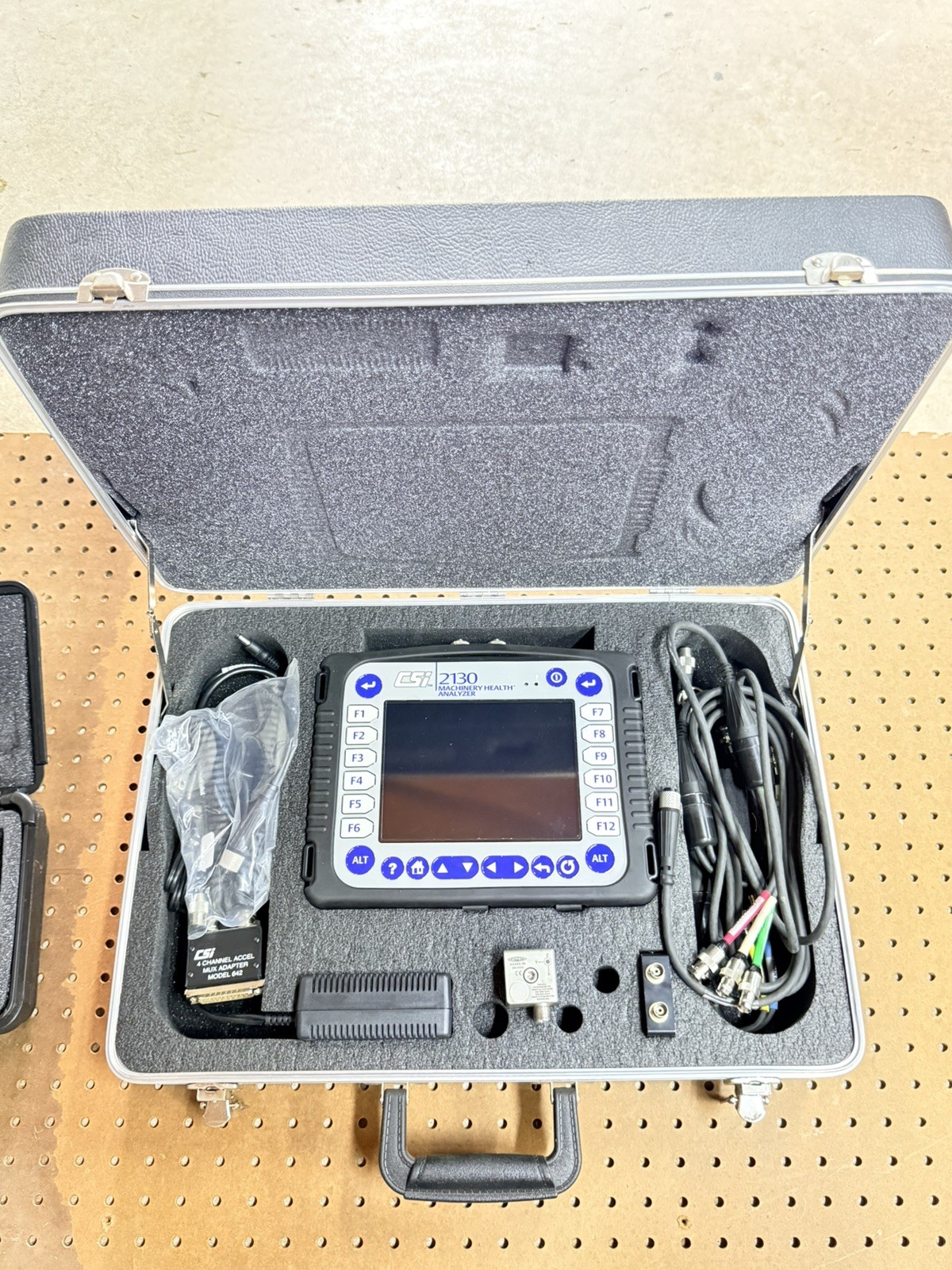 Emerson CSI 2130 Machinery Health Analyzer w/ Case & Accessories