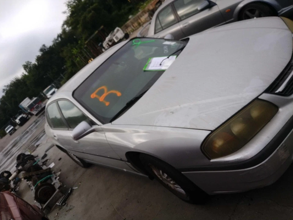 2001 Chevrolet Impala Grille Silver OEM Used 4DR Sedan 165K Miles Foto 4 de 4