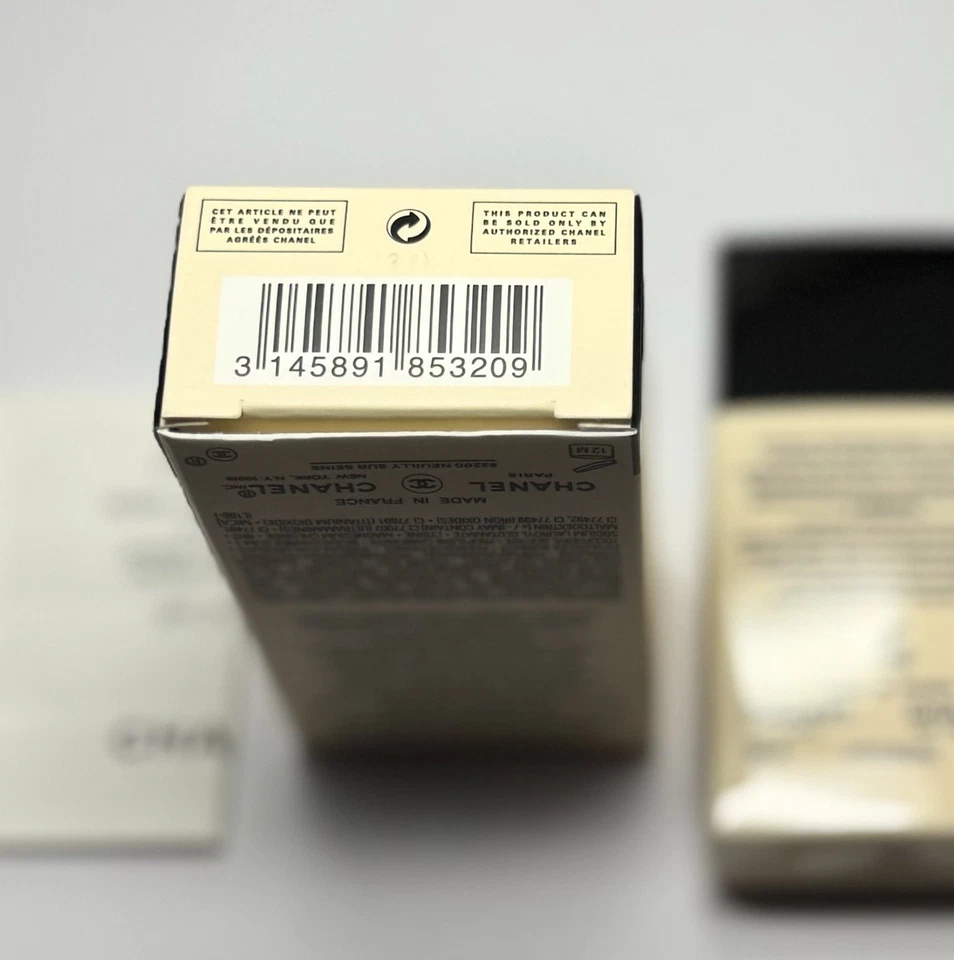 Chanel Les Veiges Sheer Healthy Glow Tinted Moisturiser Spf30 Light 30ml - Bild 4 von 4