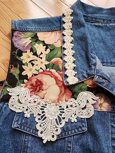 Womens Denim Vest With Embellishments XL-XXL POM POM ANIMAL PRINT DETAIL LACE - Picture 4 of 12