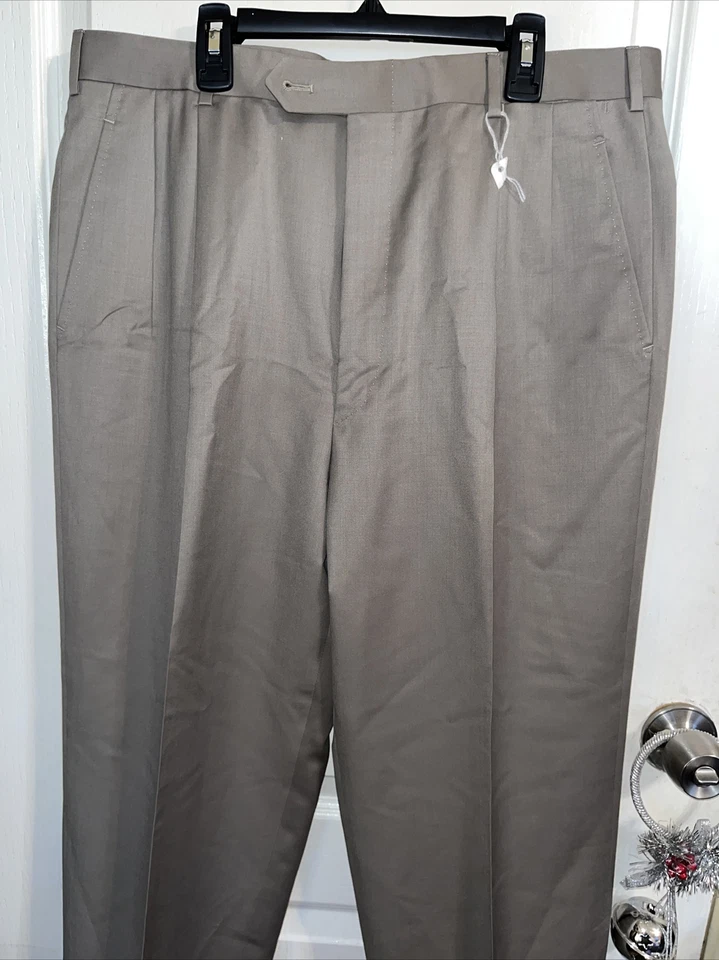 Belvest Single Pleat Slash Pockets Olive Green Tones Men's Pants Size 36W X 33L - Image 3 of 4