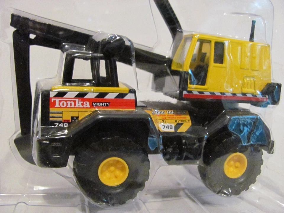 Promotional Mighty 748 Die Cast Construction Toy Backhoe Hasbro Tonka 2001 - Image 4 of 4
