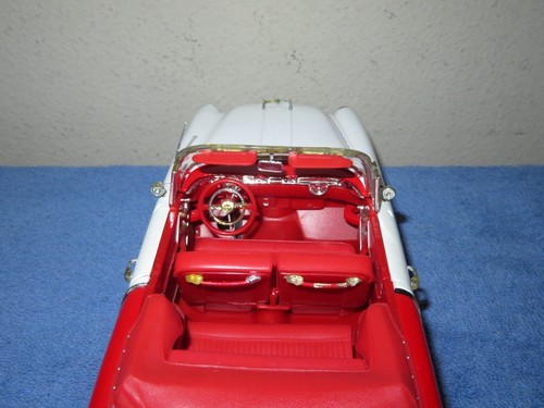 1955 OLDSMOBILE SUPER 88 1:18 WELLY OPENING HOOD, DOORS, & TRUNK - Picture 8 of 12