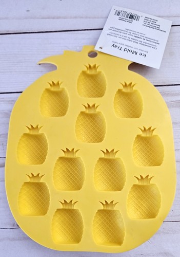Mainstays Yellow Pineapple Ice Cube Mold Tray 12 Cavity New - Picture 3 of 5
