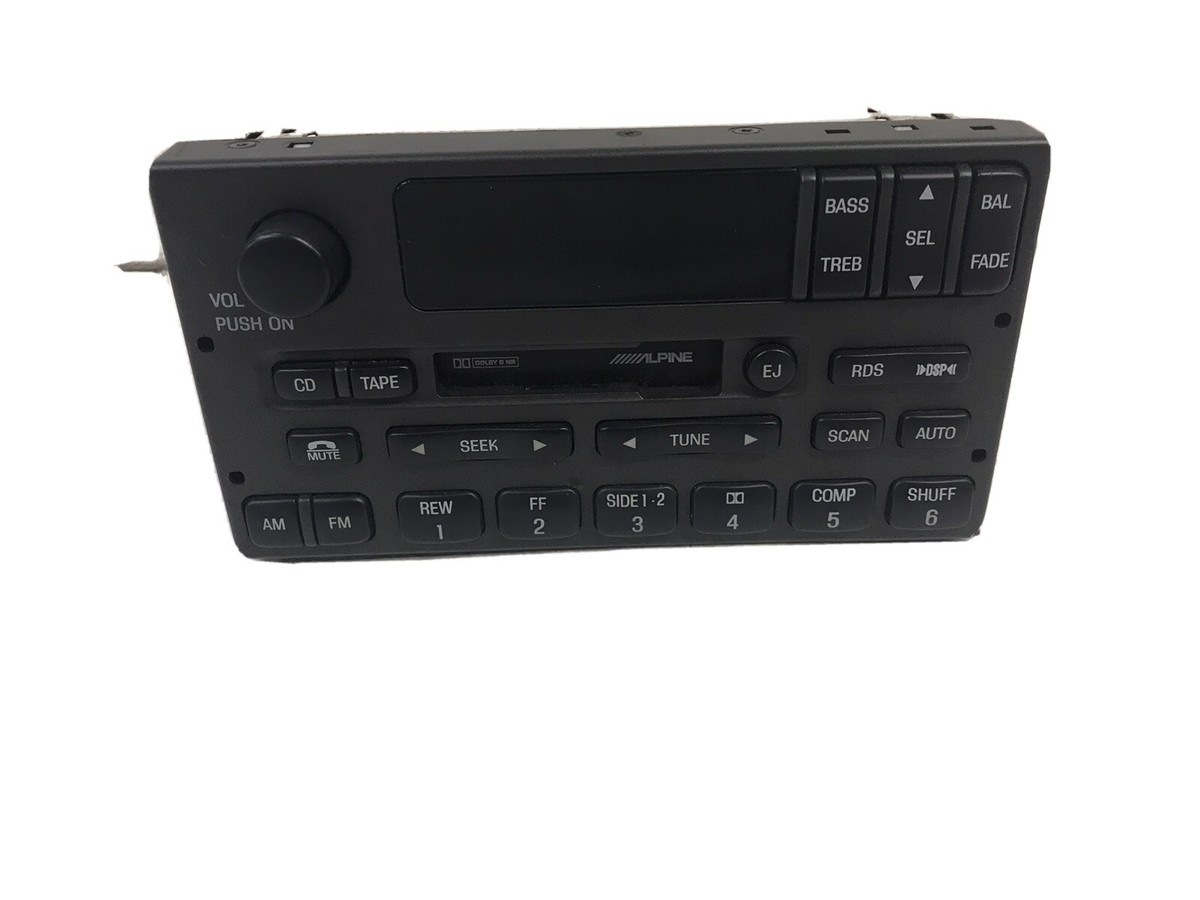 2001-2002 lincoln town car 117.7 wheel base audiophile cassette CD