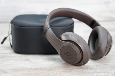 Beats Studio Pro Wireless Noise Cancelling Headphones - Deep Brown ( MQTP3LL/A)