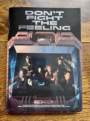 EXO Special Album - DON'T FIGHT THE FEELING (PhotoBook Version 2)