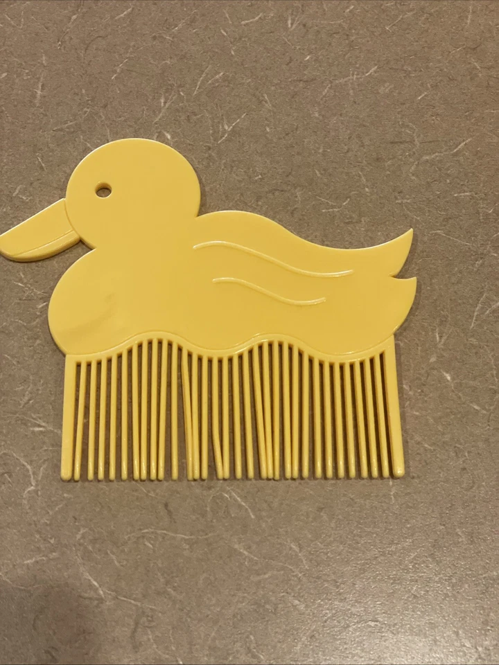 Vintage Clinique Comb Yellow DUCK - Fine Tooth Detangling Rare Hard To Find Bird - Image 2 of 4