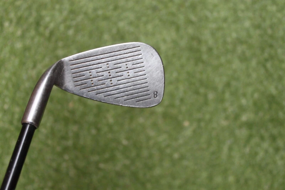 Square two power circle graphite shaft 8 iron golf club - Image 4 of 4