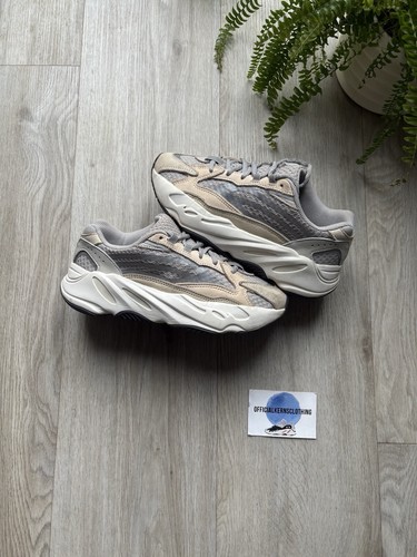 Adidas Yeezy 700 v2 cream UK4.5 / US5