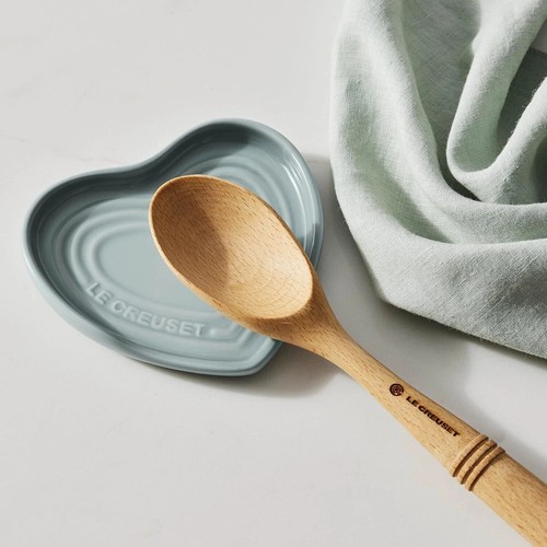 Le Creuset Cerise Red Heart Shaped Spoon Rest 13cm 5" Stoneware New Valentines - Picture 9 of 9
