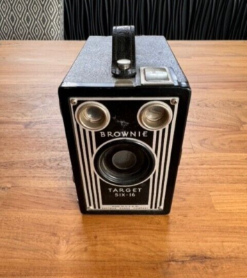 Vintage Kodak Brownie Target Six-16 Box Camera - Working Shutter