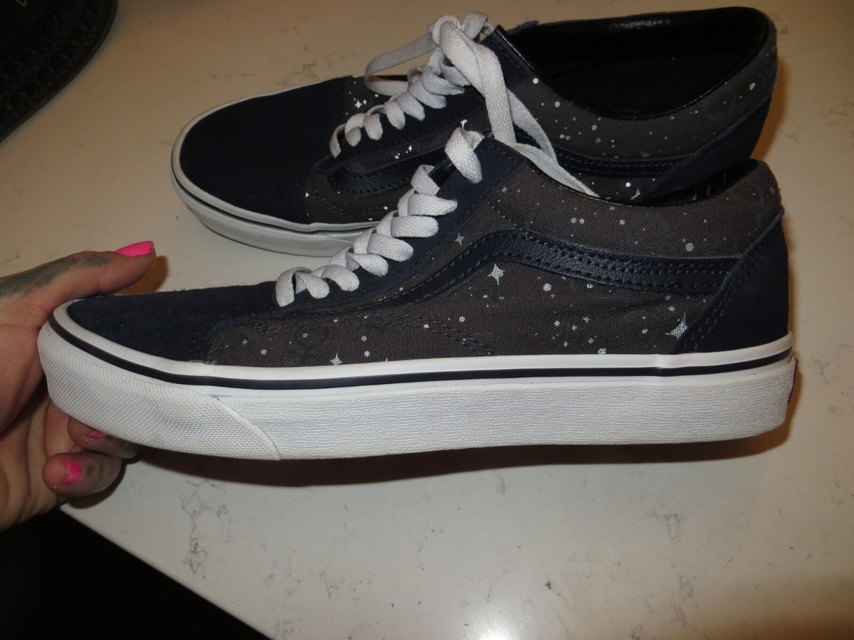 Vans Shoes Men\'s 7 Black Gray Sailor Moon VANS Old Skool X Sailor Moon Black 2022 for Sale  main image 4
