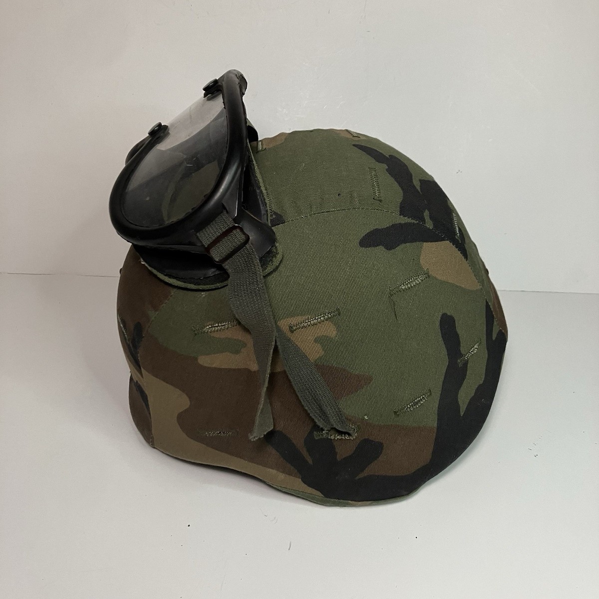 US PASGT Sioux Helmet w/ Liner, Woodland Cover & SWD Goggles