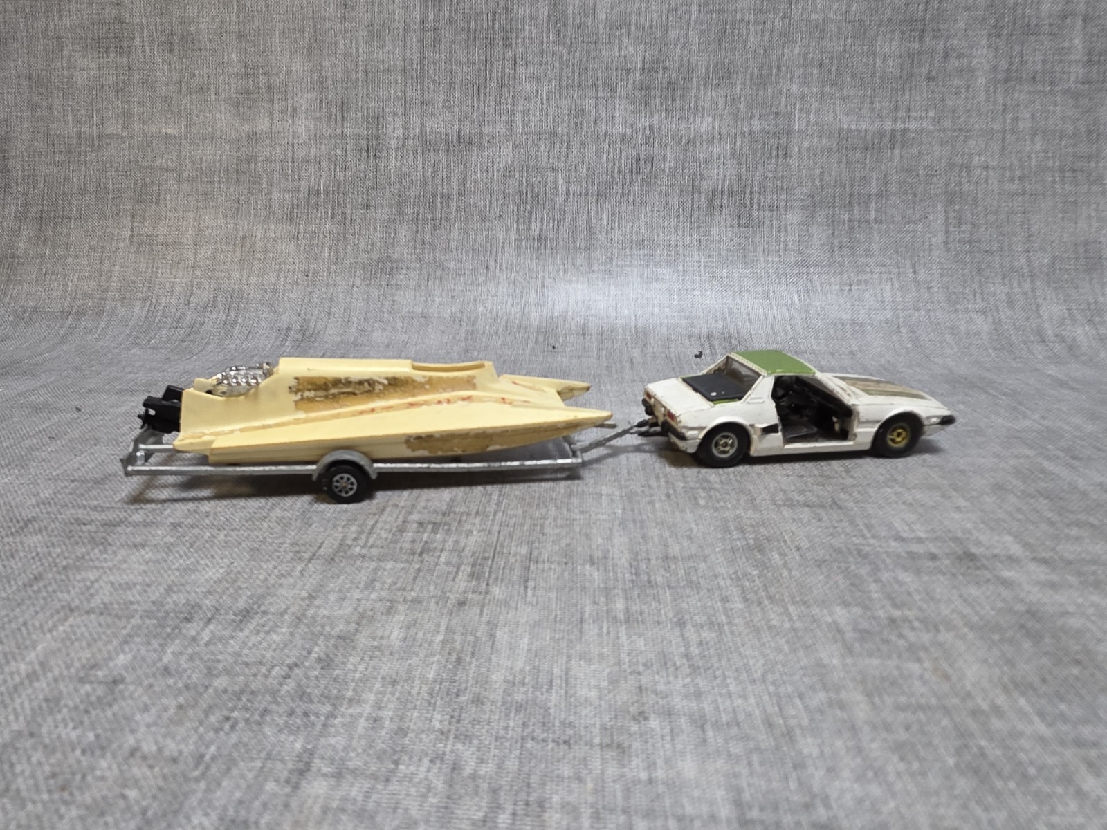 Corgi Toys Gift Set 37 Fiat & Power Boat Set Playworn - for resto