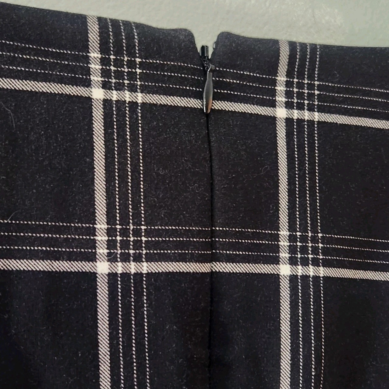 White House Black Market Vest Black White Plaid Womens 4 Asymmetrical Hem