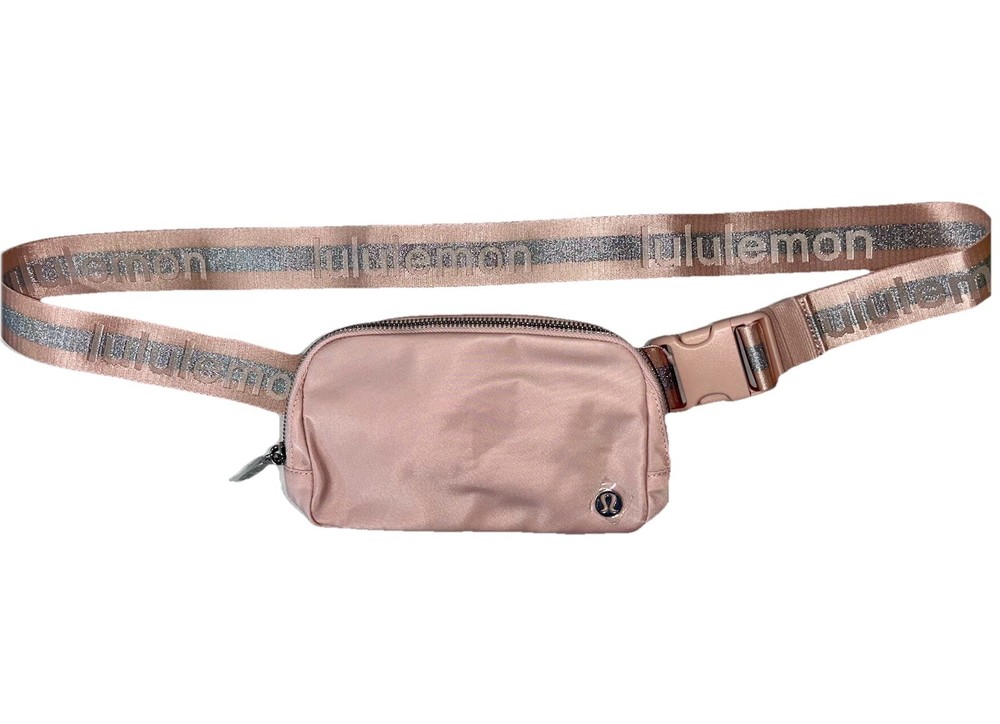 Lululemon Everywhere 1L Belt Bag in Pimi Silver White NWT Authentic Hands-Free