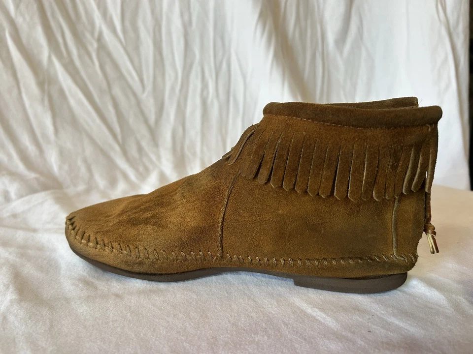 Zapatos mocasín de gamuza marrón con flecos talla desconocida pequeña punta a tacón 10 pulgadas Foto 4 de 4