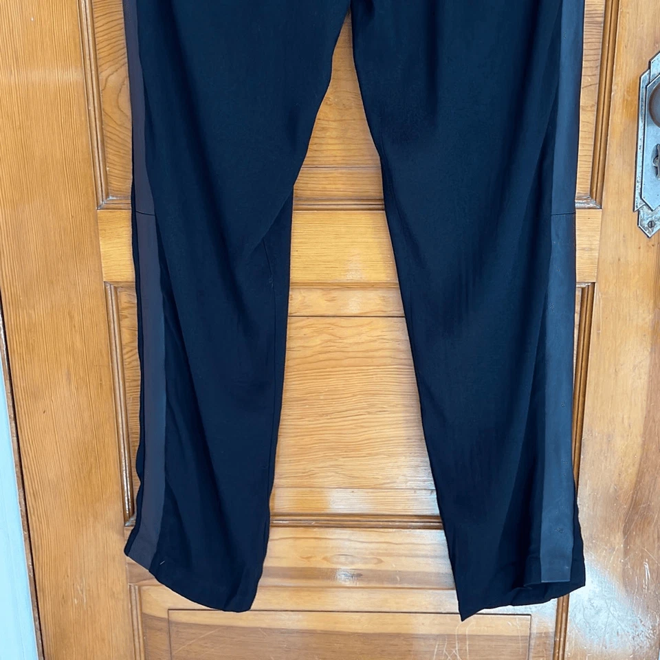 Pantalones cónicos a rayas de cuero de cordero de rayón negro Green Tea para mujer 10-12 Foto 3 de 4