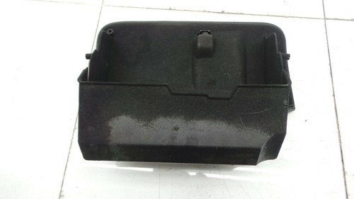 Lincoln Town 2004 Glove Box - Picture 4 of 11