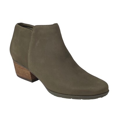 Blondo Women's 9.5 Wide Villa Waterproof Nubuck Ankle Bootie Taupe
