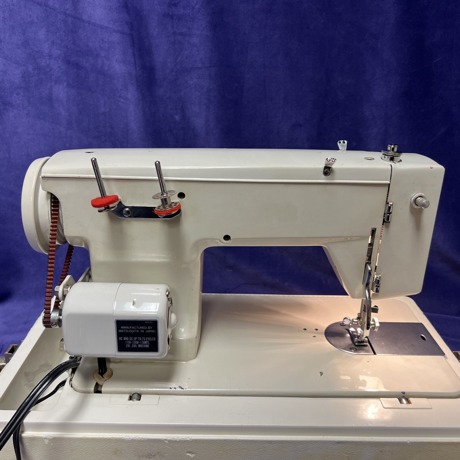 Vintage Good Housekeeper Sewing Machine W/ Case And Pedal Model K55 eBay