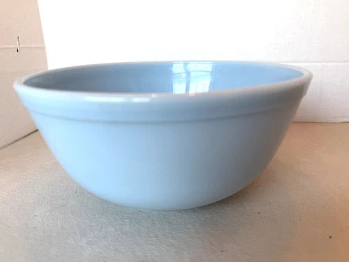 Vintage Pyrex Delphite Blue Bluebell 2.5 QT Mixing Nesting Bowl #403 Medium
