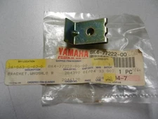 NOS Yamaha Right Windshield Bracket 88-91 SR540 80-85 SS440 8K4-77222-00