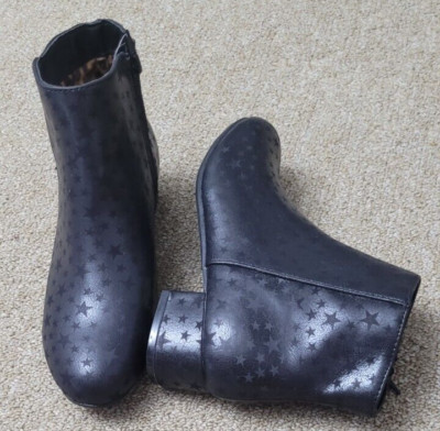 Steve Madden Girls Youth Zip Up Ankle Boots Size 3 Black PU Leather Stars