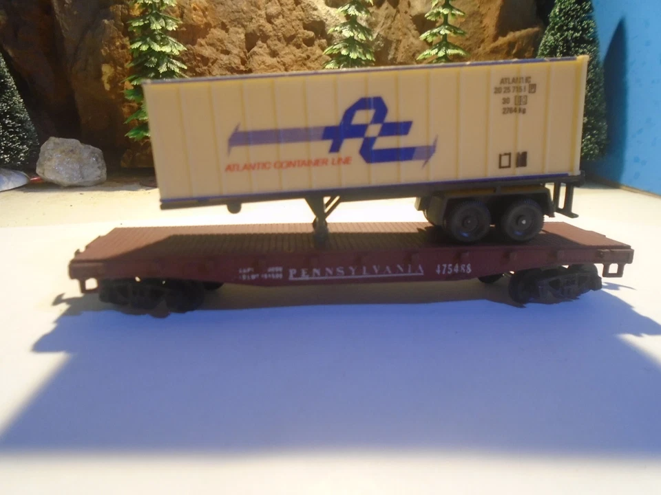 LIMA HO  ATLANTIC CONTAINER LINE TRAILER ON PENNSYLVANIA FLAT CAR #47  5-143-1-5 - Image 4 of 4