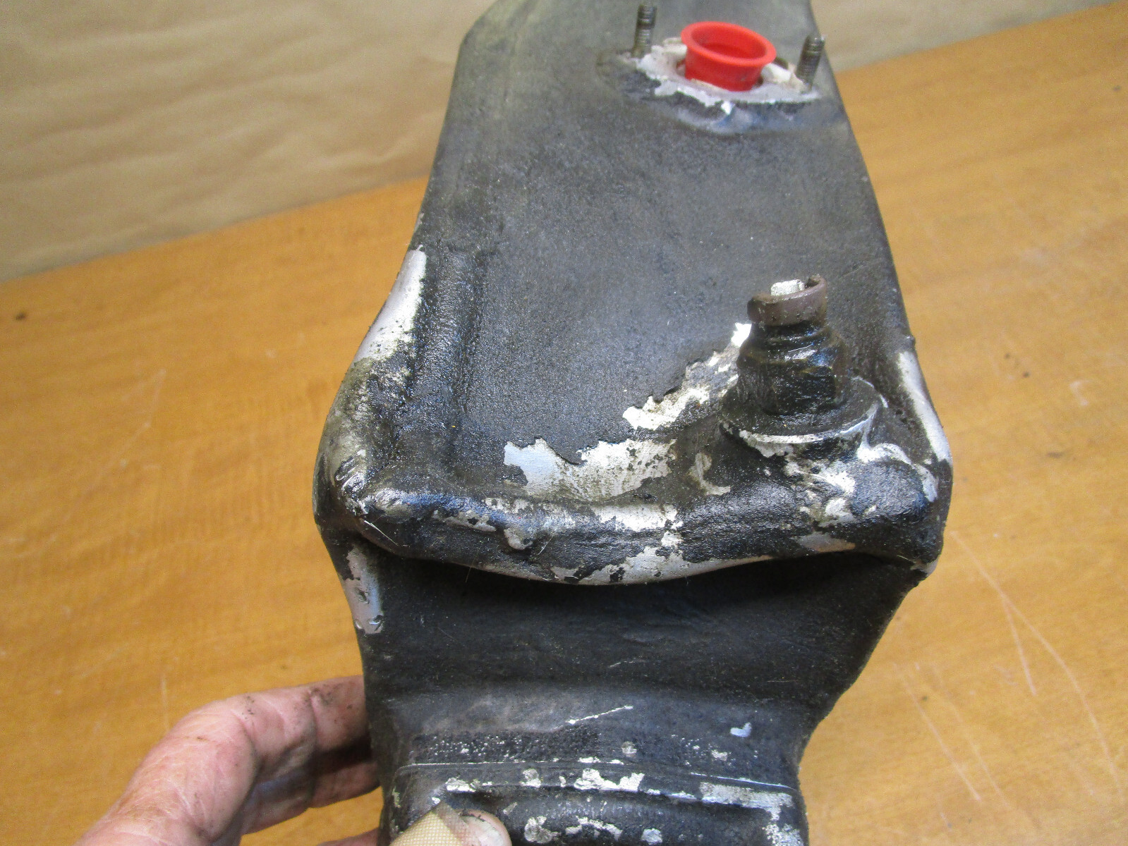 Ferrari 348 - Oil Tank -Dents-P/N 136428