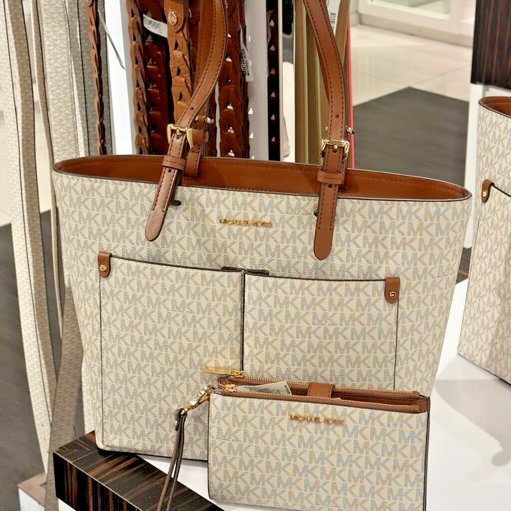 Michael Kors MD Double Pocket Tote Bag+Double Zip Wristlet Wallet Set  (Vanilla)