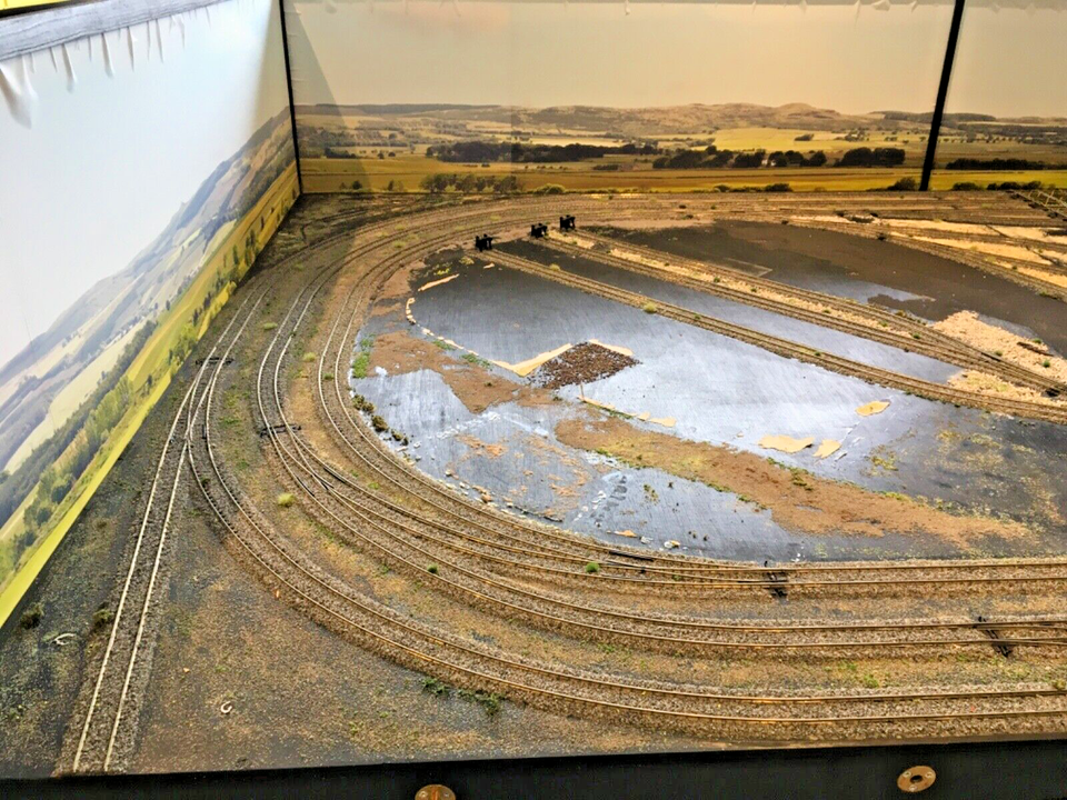 00 Gauge Model Railway Layout with Track and Points eBay