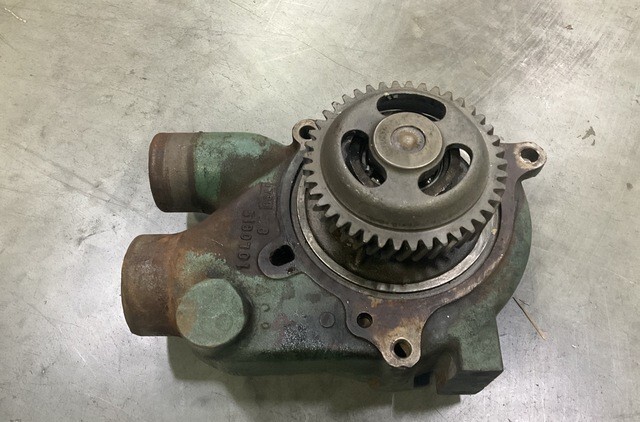 DETROIT DIESEL ENGINES V71, V92 COOLING SYSTEM PUMP 5149380