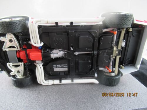CAROUSEL 1 #4604 CORVETTE L-88 1969 #1 Tony DeLorenzo 1/18 SCALE Serial #1799 - Picture 9 of 15
