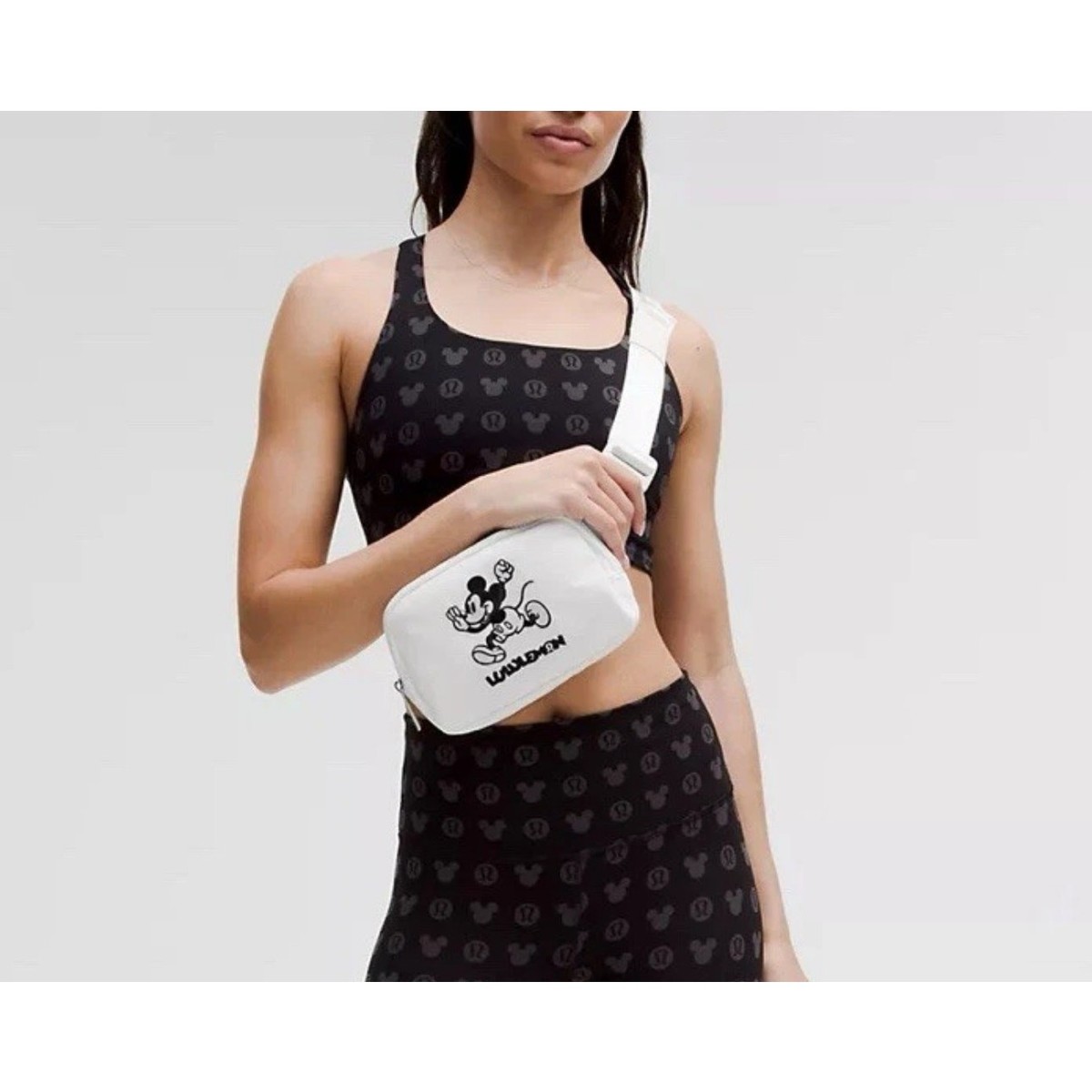 Disney Lululemon Mickey Mouse Everywhere White Belt Bag Fanny Pack  display picture 1