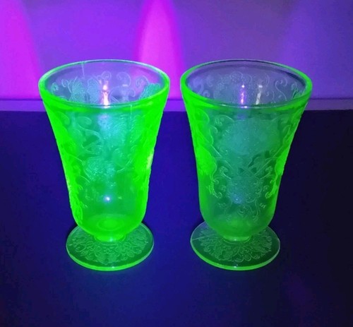Vintage Green Glass Footed Tumbler Cups 'Florentine' About 4.75" Set Of 2 - Picture 12 of 12