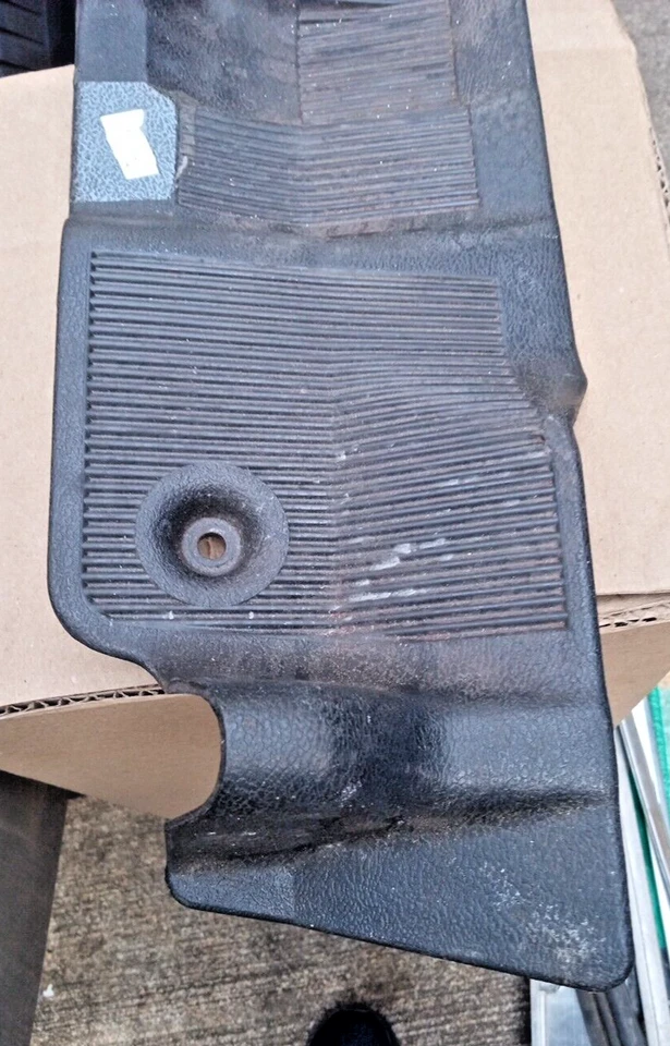 69-72 GM A Body Olds Cutlass 442 Toe Kick Panel 3947979 LOC-102#2 Foto 2 de 4