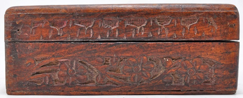 Antiguo joyero floral de madera original tallado a mano Foto 2 de 4