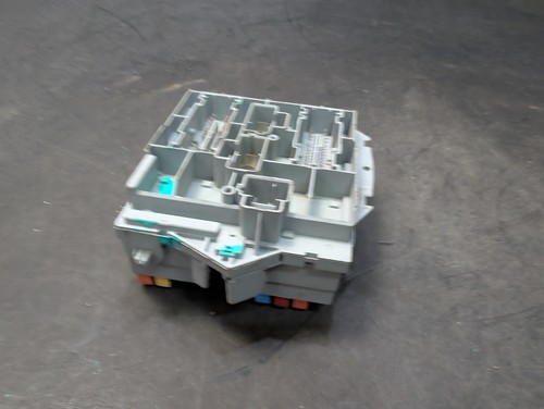 Fuse Relay Junction Box 2016 RAM ProMaster 1500 68305537AA 2014 2015 2017 - 2021 - Picture 13 of 13