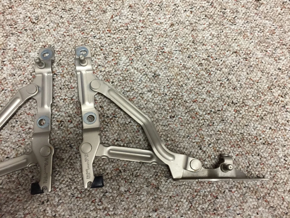 BISAGRAS BISAGRAS TAPA MALETERO MERCURY MILAN 06 07 08 09 10 11 12 Foto 2 de 4