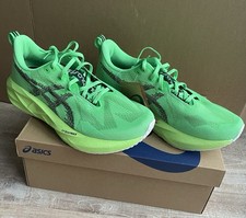 ASICS Novablast 5 Laufschuh Herren Größe 44 Neu mit Etikett
