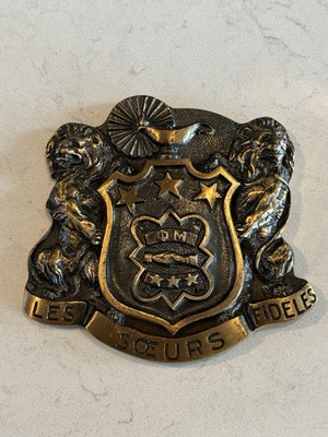 Phi Mu Sorority Crest Brass Plaque Badge Pin